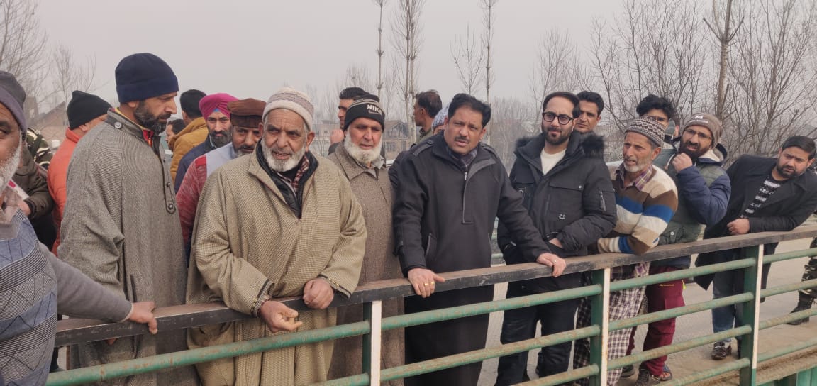Dy Mayor Sgr visits Bagh-I-Roop Singh, Mirza Bagh, Miskeen Bagh, Poshbagh Colony & Konkhan Srinagar