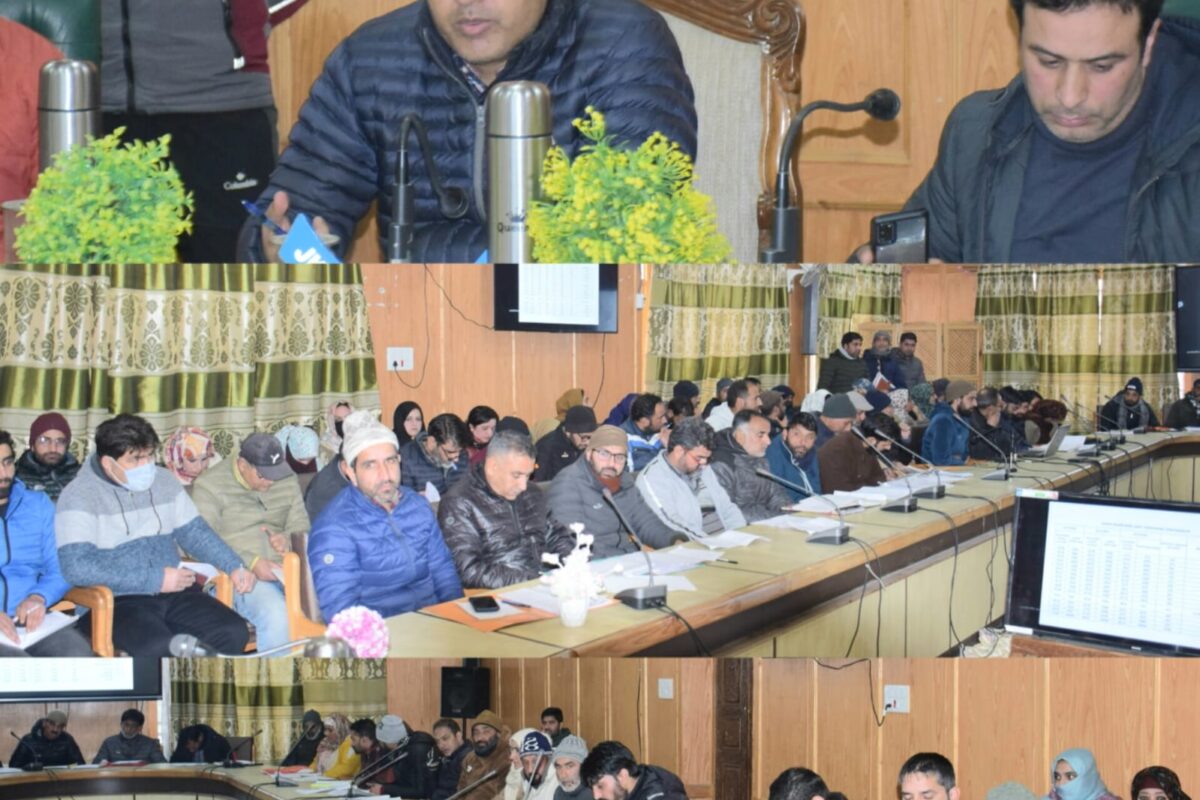 DDC Pulwama reviews progress of works under DCB 2022-23, UT Capex, loan & CSSs