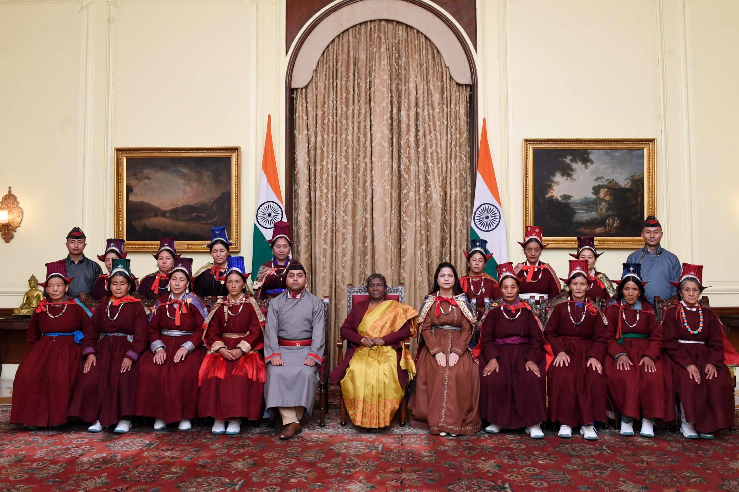 President Droupadi Murmu interacts with Veer Naris from Leh