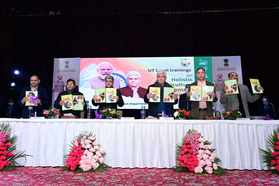 LG Manoj Sinha inaugurates UT level training & orientation program for effective implementation of 29 projects under holistic agriculture development plan