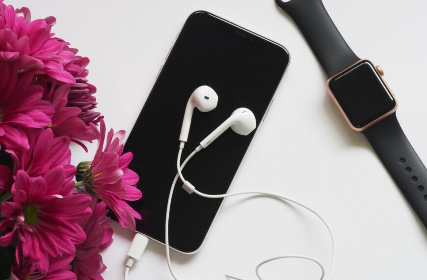 Podcasts on the go: A Beginner’s Guide to Listening on Your iPhone