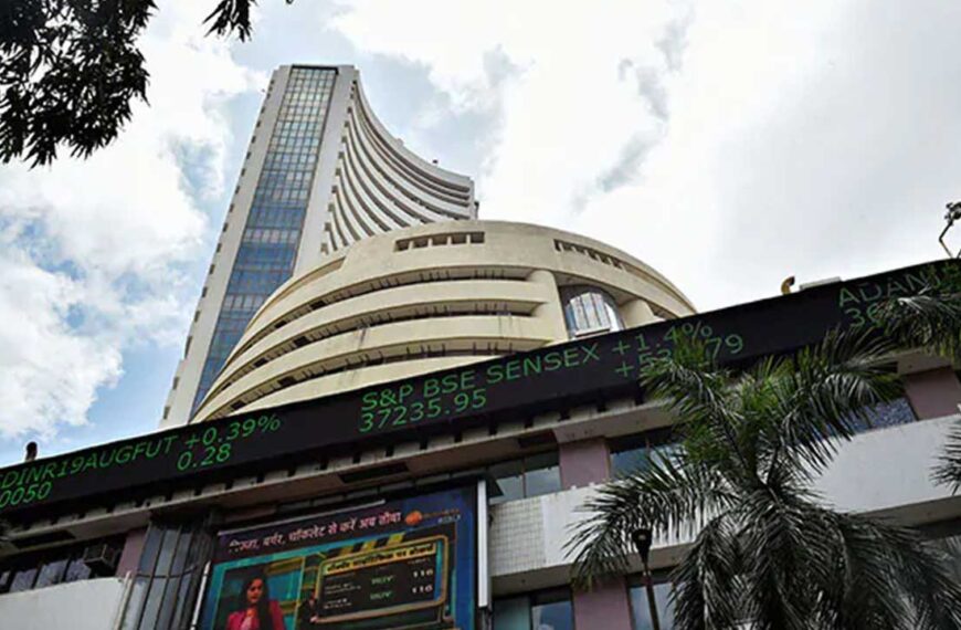 Sensex closes flat, Nifty slips on profit taking by investors