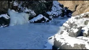 Mercury dips below freezing point at most places in Kashmir