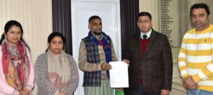 DC Rajouri hands over Rs 11.73 Lakh Compensation to deceased…