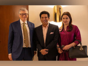Sachin Tendulkar meets Bill Gates in Mumbai, fans say “two…