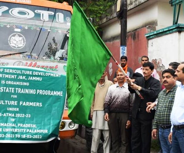 Jammu silkworm rearers embark on training tour to Himachal Pradesh