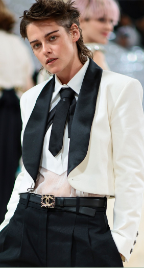 Met Gala 2023: Kristen Stewart sports choppy short hair with twist in  traditional Chanel suit