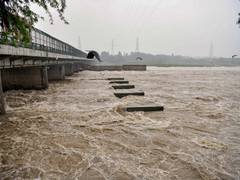 Delhi: Orange alert sounded as Yamuna flows over danger mark…