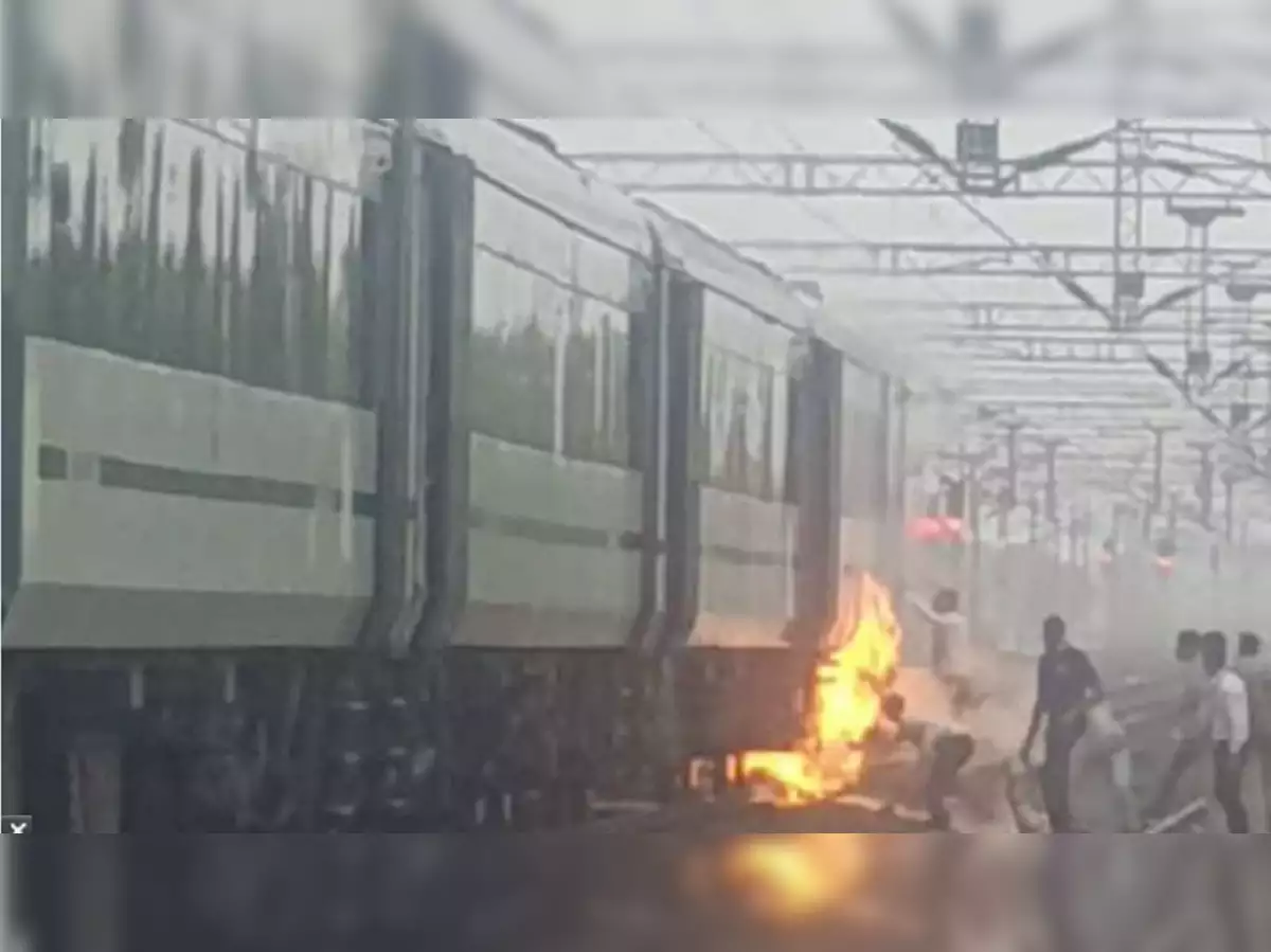 Fire in battery box of Bhopal-Delhi Vande Bharat train; no…