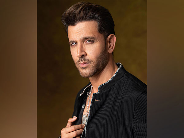Hrithik Roshan makes fans in Jammu dance to ‘Ek Pal Ka Jeena’