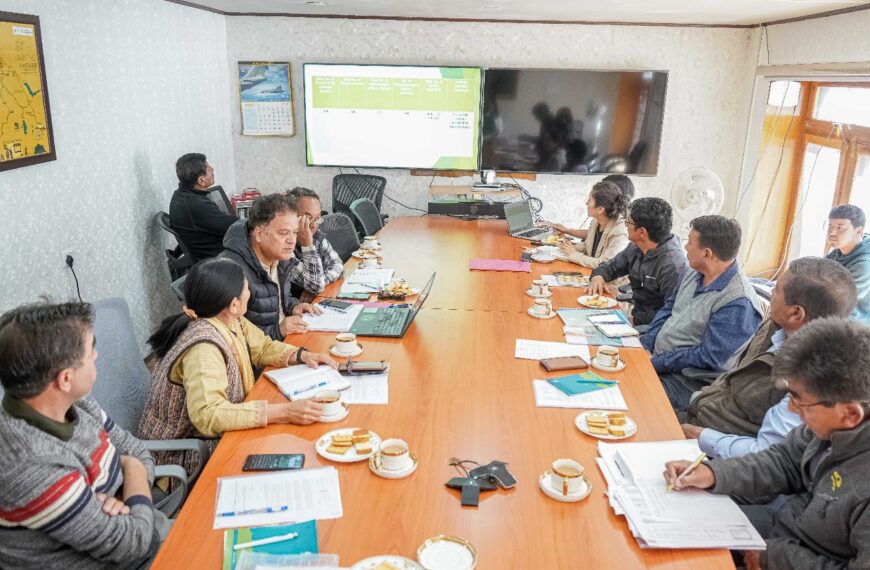 DC Lehreviews school health and wellness program in Leh under RKSK