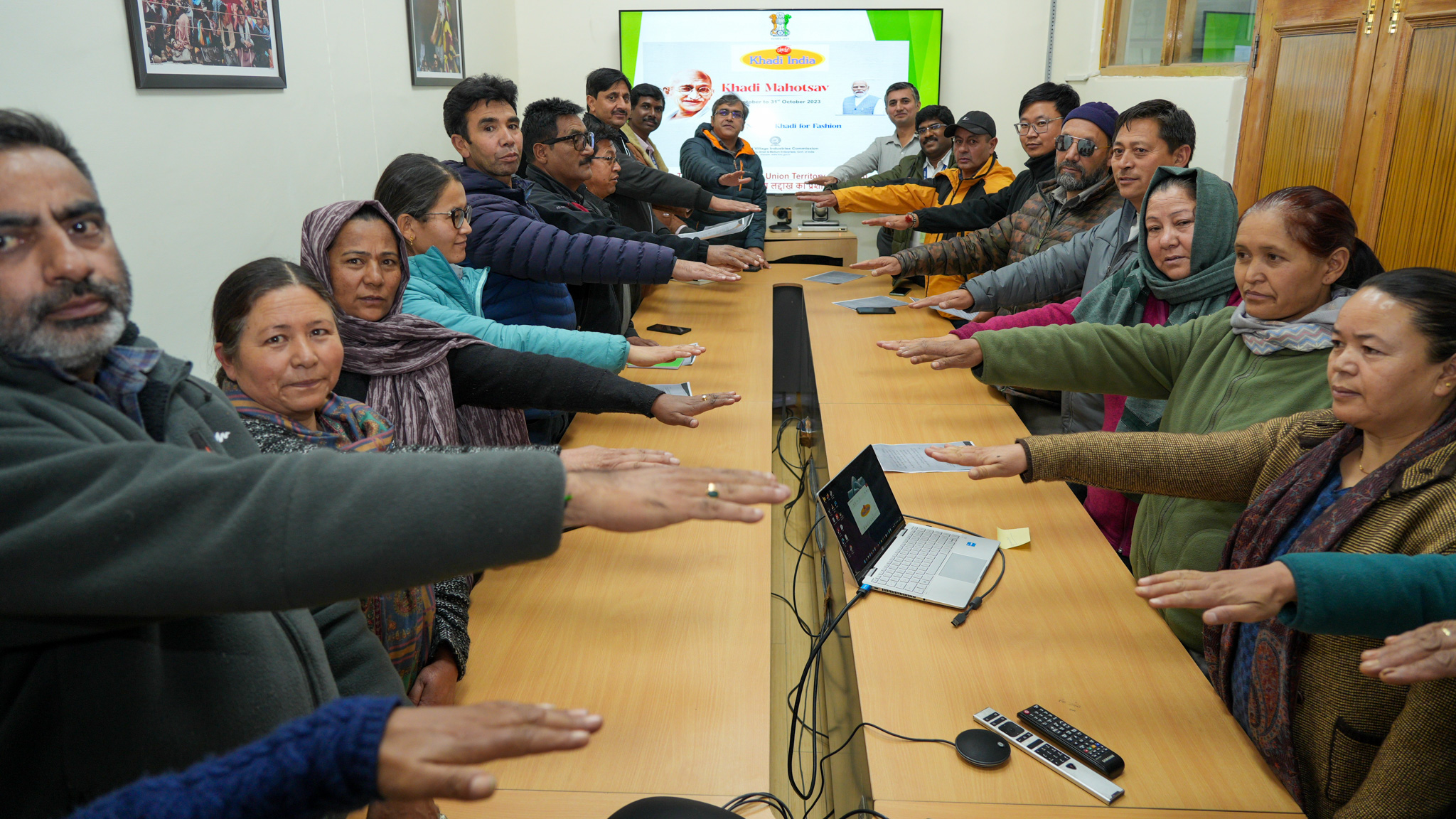 Principal Secretary of UT Ladakh, Sanjeev Khirwar, Commits to Celebrating Khadi Mohatsav