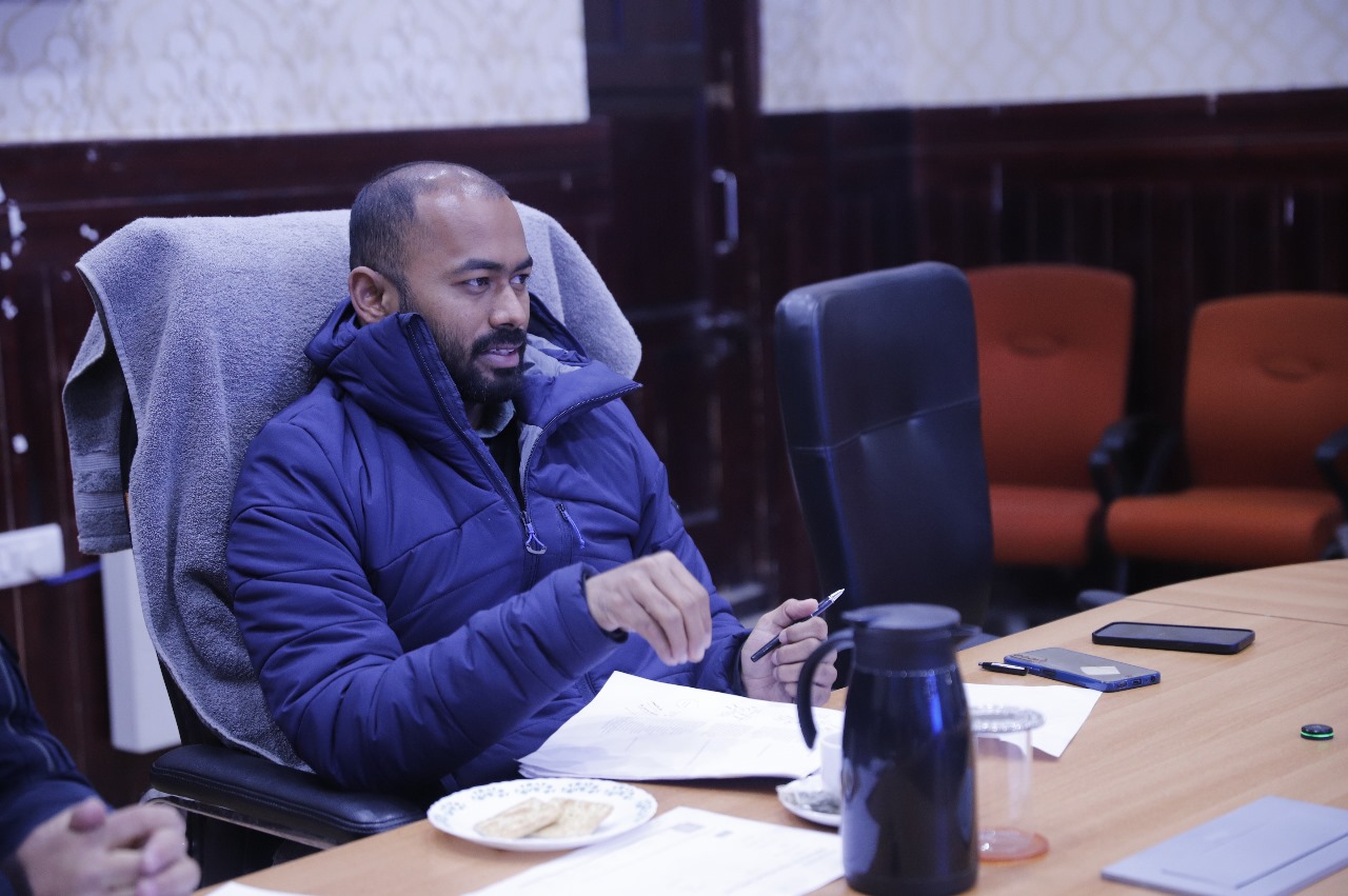 DC Leh Santosh Sukhadeve reviews progress of Viksit Bharat Sankalp Yatra campaign