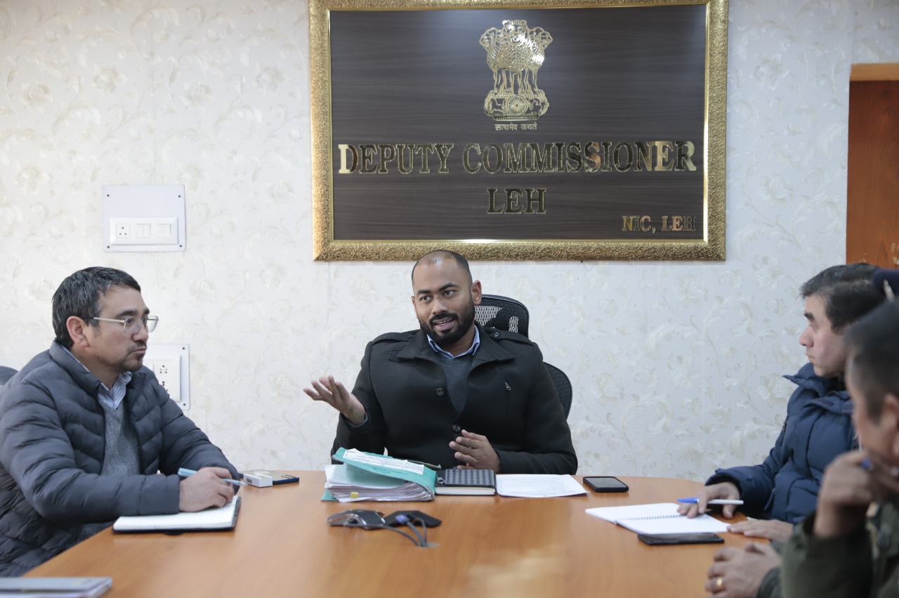 DC Leh chairs meeting to discuss conduct of Chadar Trek 2024