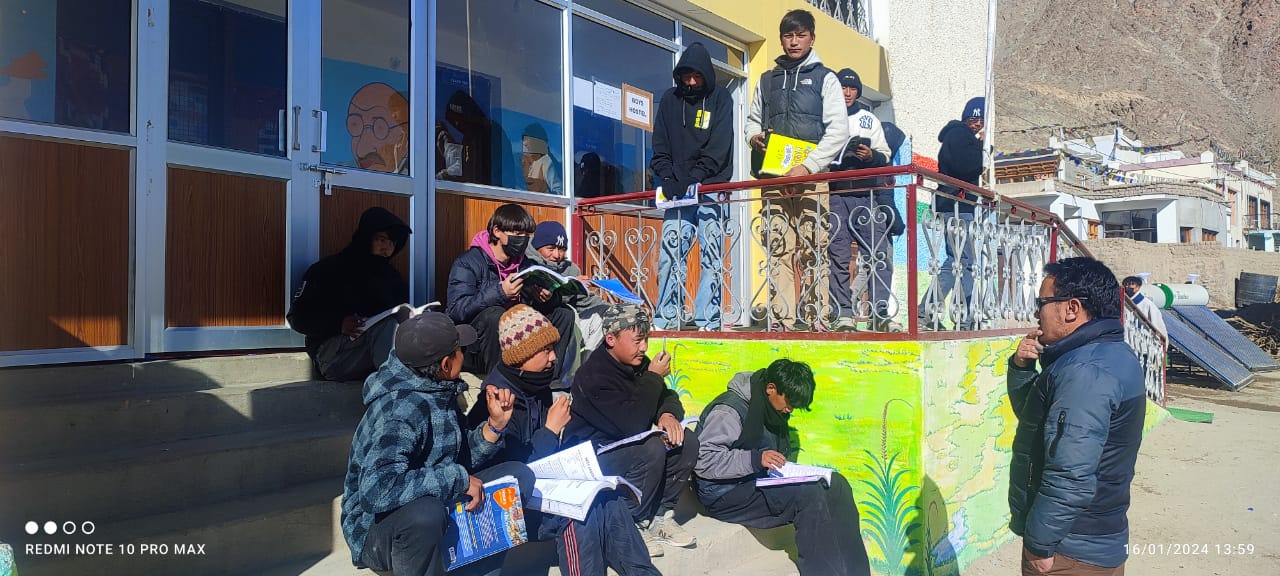 Councillor Chushul visits winter residential coaching at Housing Colony