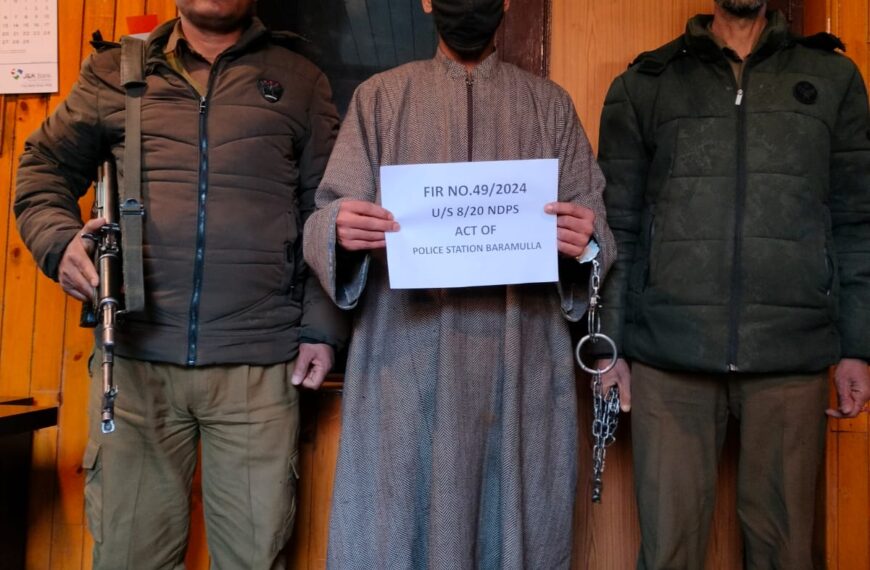 Baramulla police arrest drug peddler, 250 grams of contraband charas seized