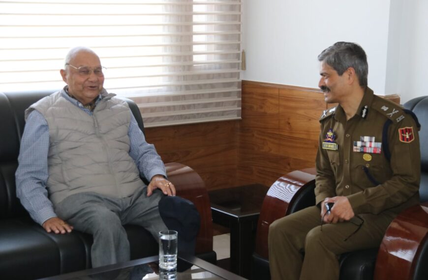 Former DGP Sabharwal visits J&K Police HQ, shares insights with DGP Swain