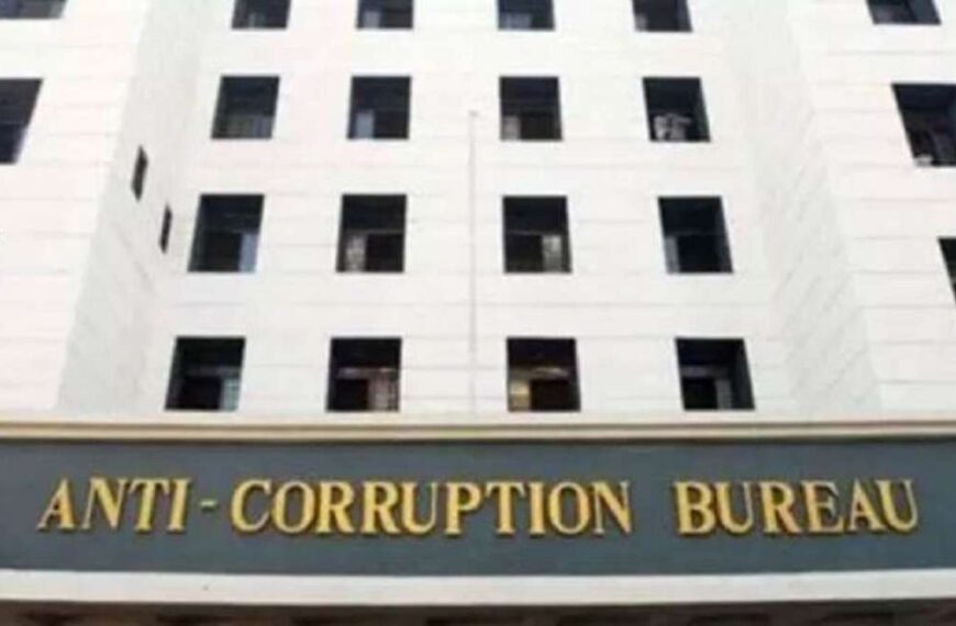 ACB raids Srinagar’s Rajbagh, recovers liquor cache in disproportionate assets case against cop