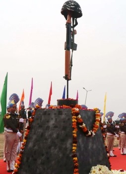 J&K police pay homage to fallen heroes on anniversary of their sacrifice