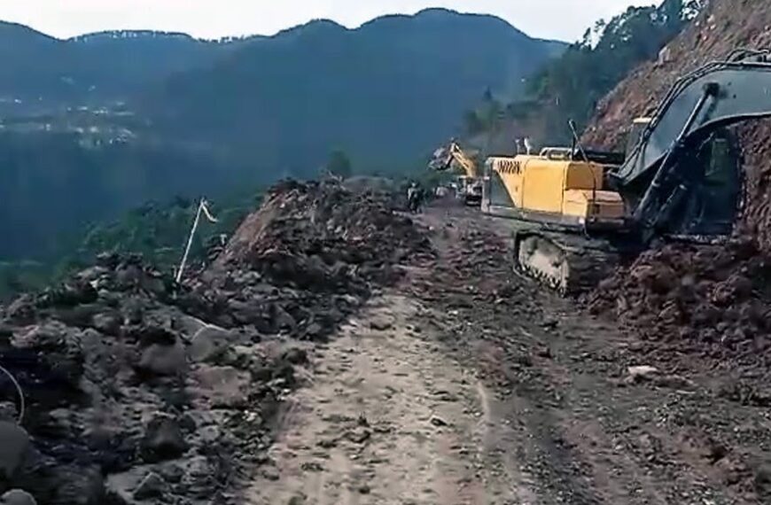 Jammu-Srinagar highway closed due to road repairs in Ramban, travel advisory issued