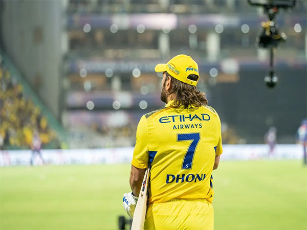 CSK coach Stephen Fleming sheds light on holding back Dhoni for…