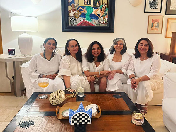 Soni Razdan drops pics from her white-themed get-together with friends