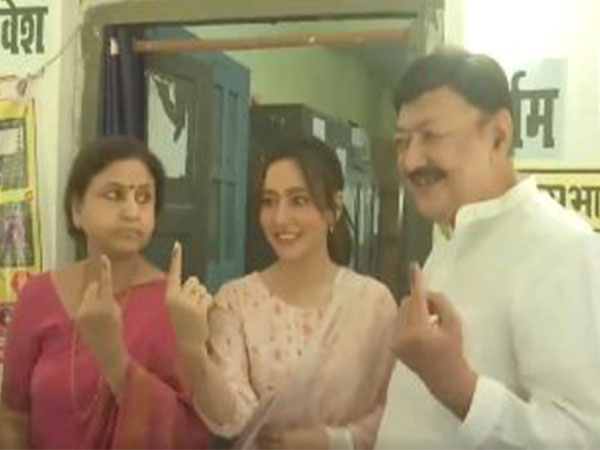 Bihar: Actor Neha Sharma casts vote in father Ajeet Sharma’s constituency Bhagalpur