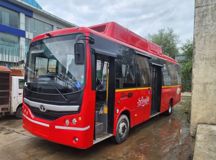 Srinagar Smart Bus driver suspended after passenger complaint on social media