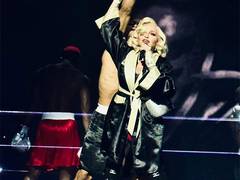 Madonna makes history with 1.6 million crowd in Rio on final…