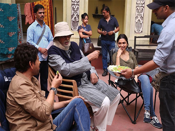 Deepika Padukone teases Amitabh Bachchan as ‘Piku’ clocks 9, says “he…