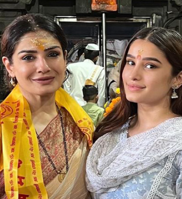 Raveena Tandon visits Bhimashankar temple with daughter Rasha Thadani