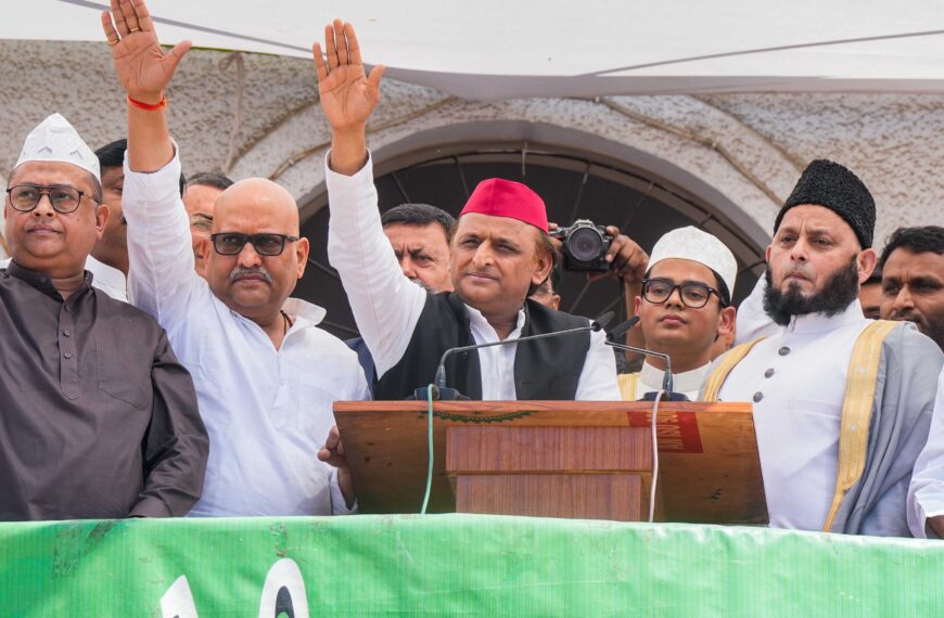 Government creating obstacles in people celebrating Eid freely: Akhilesh Yadav