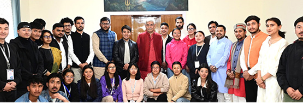 J&K LG Manoj Sinha interacts with youth delegation from Ladakh, commends ABVP’s SERU initiative