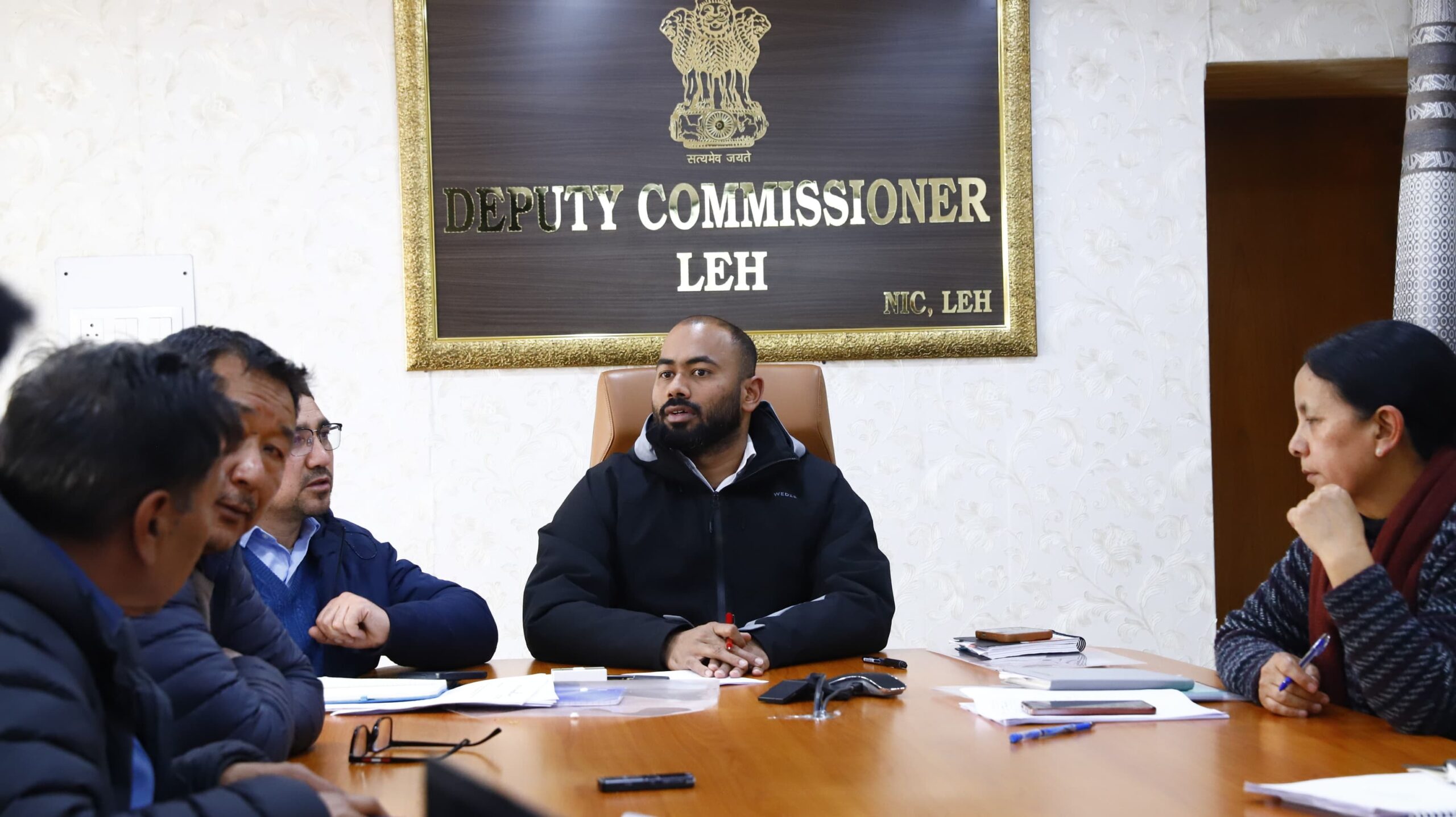DC Leh Convenes Meeting to Discuss Creation of PMJAY Cards