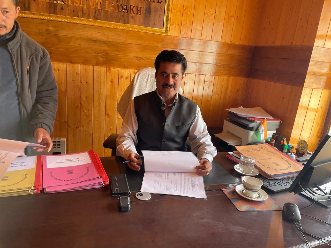 SDM Khaltse takes over 27 kanal land for Govt High School construction at Achinathang