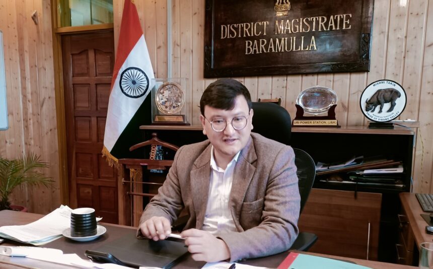 Baramulla DEO takes cognizance of viral video claiming fraudulent voter enrollment