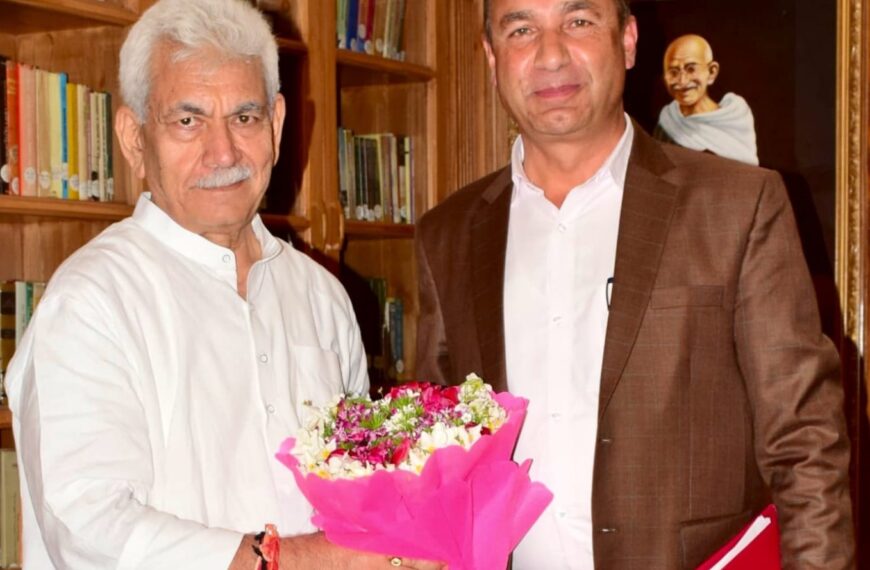 VC SKUAST Kashmir calls on LG Manoj Sinha