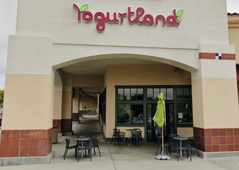 is Yogurtland open on 4th of july