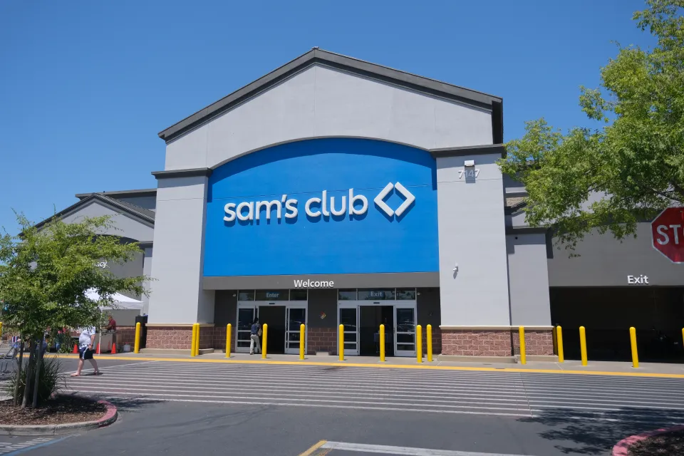 is sam's club open on july 4