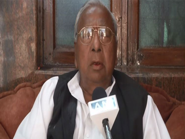 Congress leader V Hanumantha Rao (Photo/ANI)