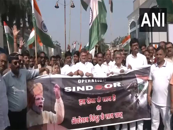 BJP leaders, party workers and ex-servicemen carry out ‘Tiranga Yatra’ in Ayodhya (Photo/ANI) 