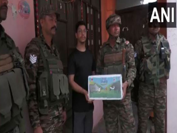 Army aids Poonch residents (File Photo/ANI) 