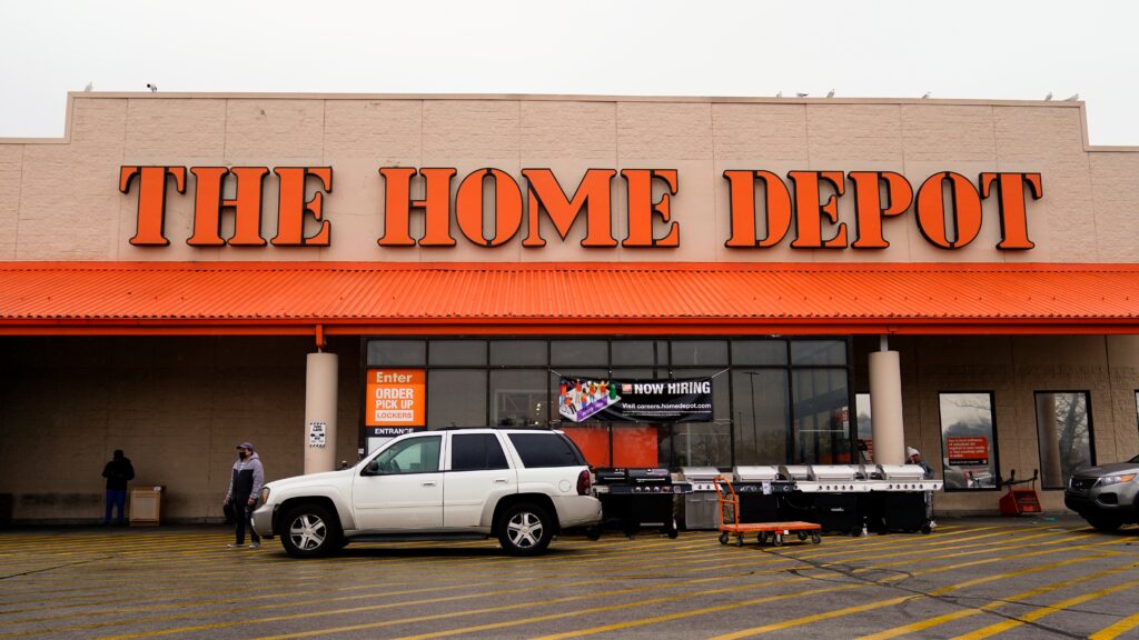 is home depot open on 4th of july