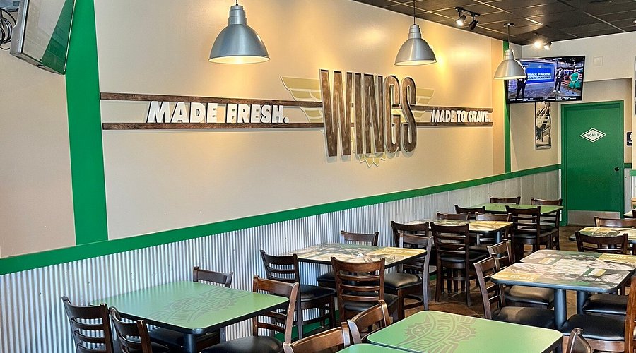 is wingstop open on thanksgiving