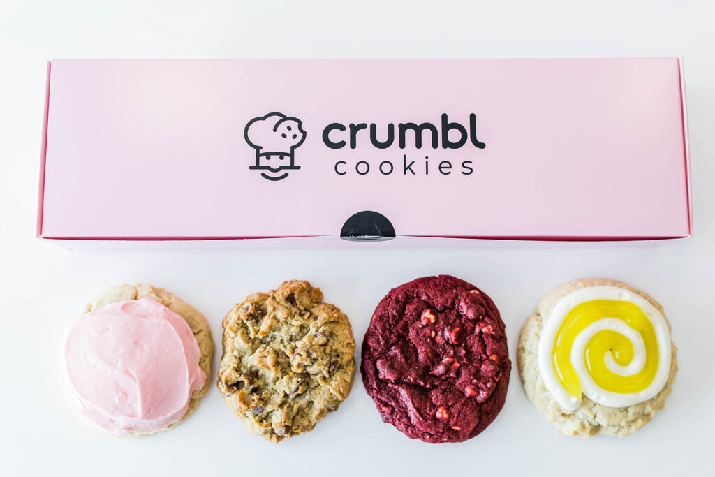 is crumbl open on sunday