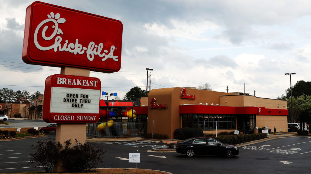 is chick fil a open on thanksgiving