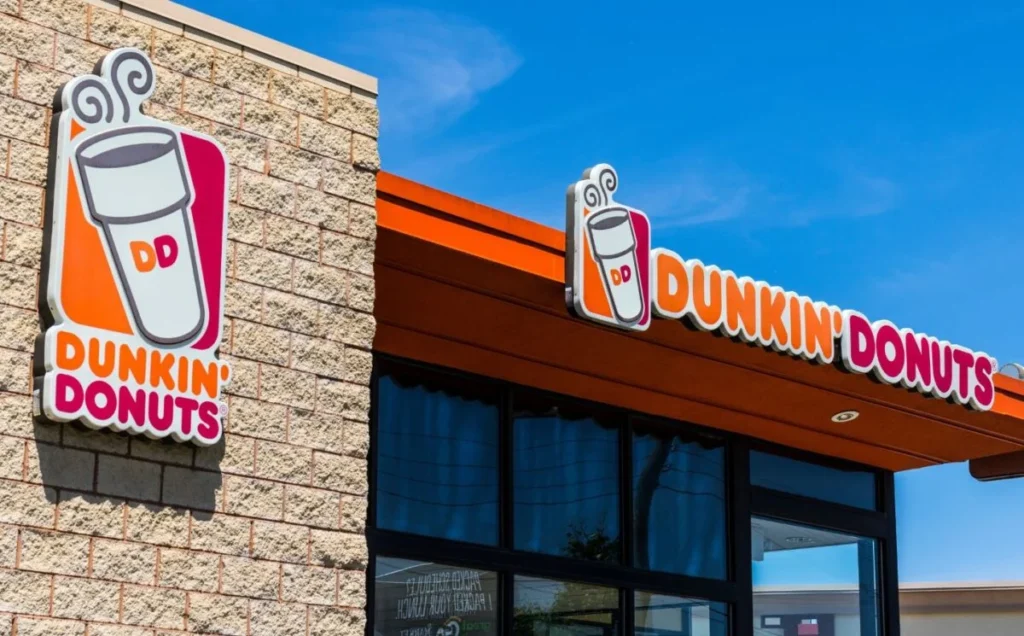 is dunkin donuts open on july 4