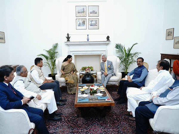 EAM Jaishankar meets Kanimozhi-led delegation in Delhi (Image: X @DrSJaishankar)
