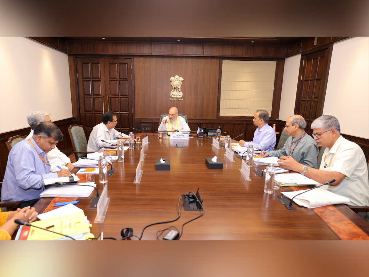  Amit Shah reviews preparation for the forthcoming Census with the Union Home Secretary. (Photo/ANI)